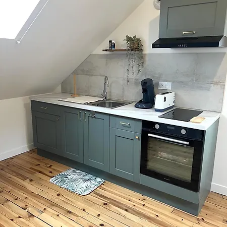 Le Dome-vue Sur Les Montagnes