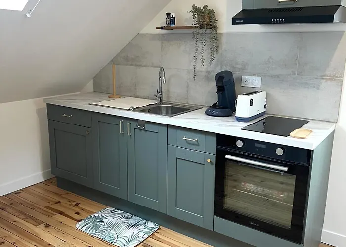 Le Dome-vue Sur Les Montagnes