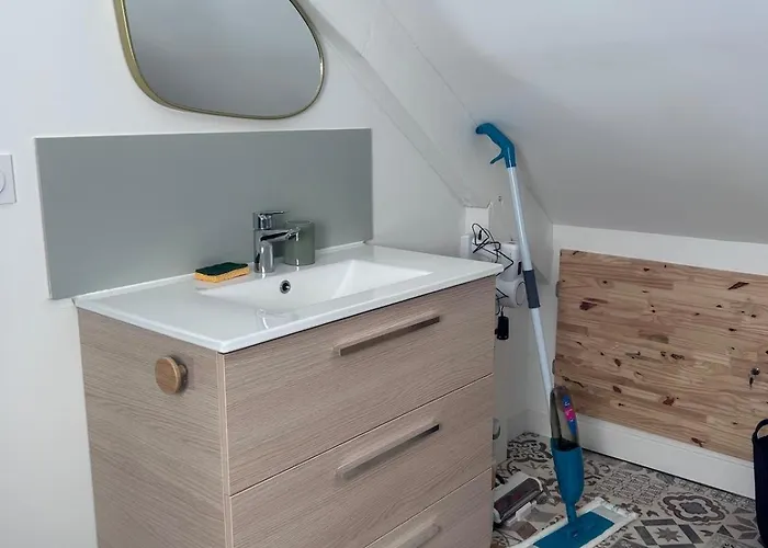 Le Dome-vue Sur Les Montagnes